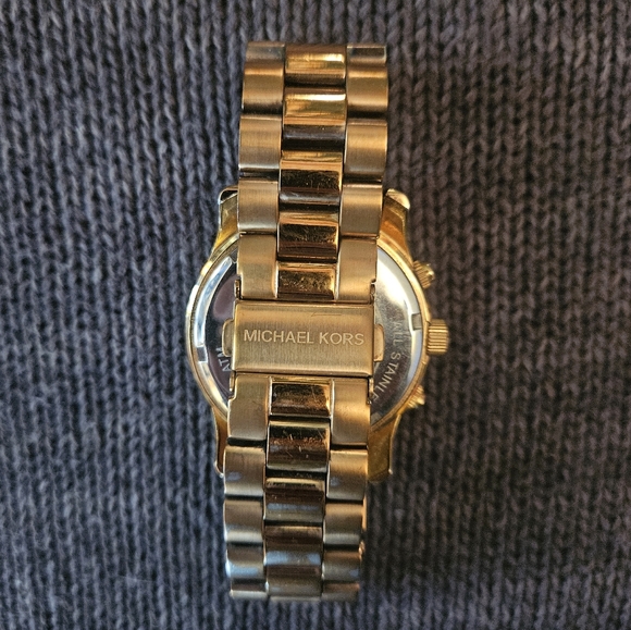 Michael Kors "Runaway" Watch - Picture 4 of 5